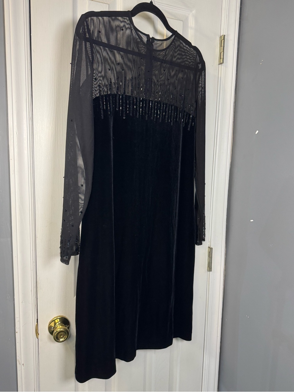 Elegant Black Mesh & Velvet Evening Dress